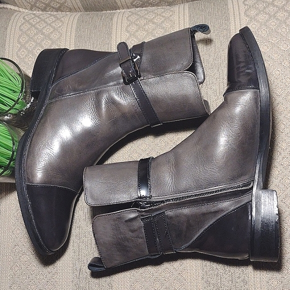 Stelle Monelle Italian Color Block Leather Bootie - Picture 5 of 16